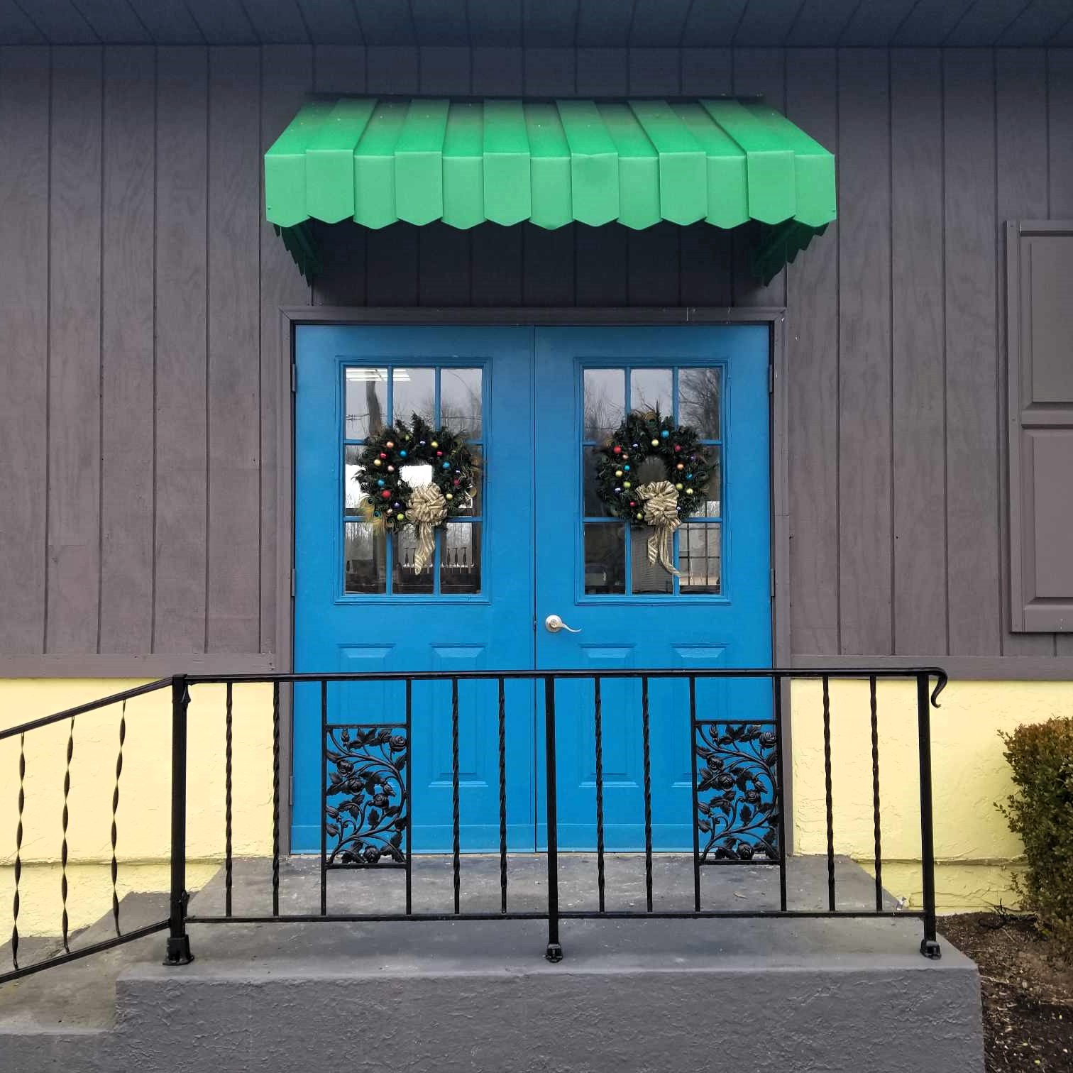 Twisted Peackock Coffee Shop in Northeast Ohio - 10 Great places to get coffee in Trumbull County